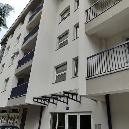 Appartement Kasic 2 *